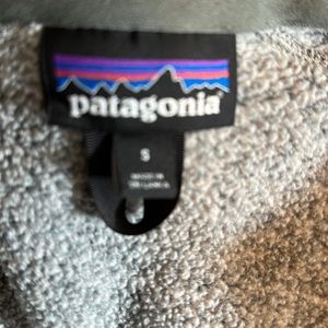 Patagonia full zip sweater jacket. Very warm. Size S.